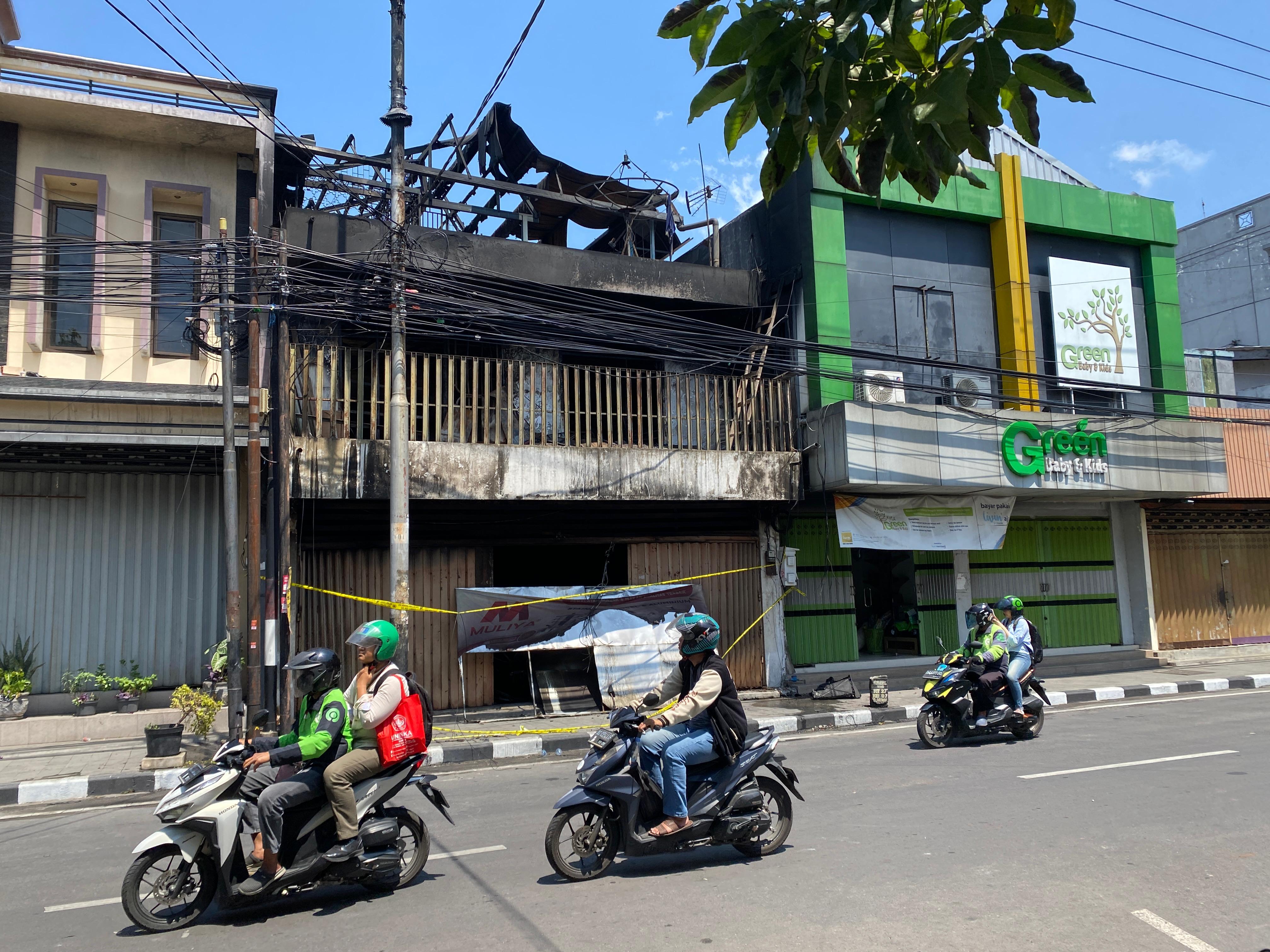 Kebakaran toko Muliya di Jalan Dhoho Kota Kediri.