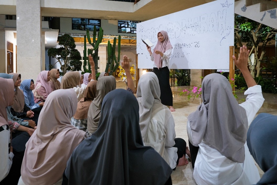 Bersemangat dalam berkegiatan public speaking.