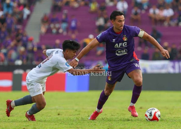 Persik Kediri vs PSM Makassar.