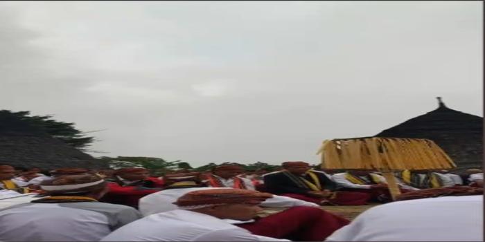 Tradisi Mora di Wae Rebo &mdash; wujud penghormatan kepada leluhur dan simbol kebersamaan yang tak lekang oleh waktu.