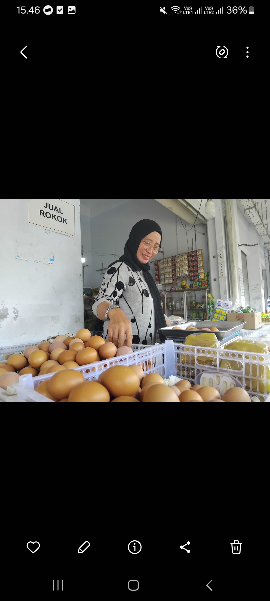 Pedagang telur di Pasar Setono Betek (Diana Yunita Sari)