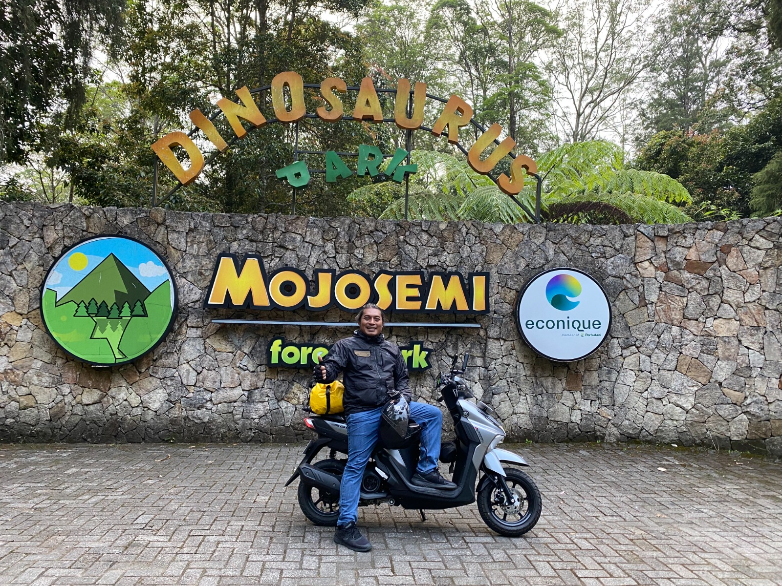 Taufiq sukses melakukan solo touring dari Yogyakarta ke Mandalika (Lombok) dengan mengandalkan Yamaha GEAR ULTIMA.
