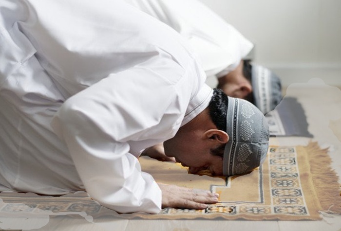 MEMEJAMKAN MATA : Dalam shalat ada beberapa hukum