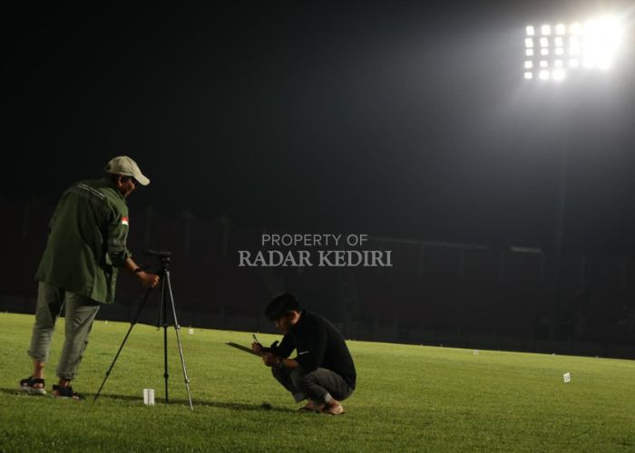 Operator Liga memeriksa kondisi Stadion Brawijaya Kota Kediri.