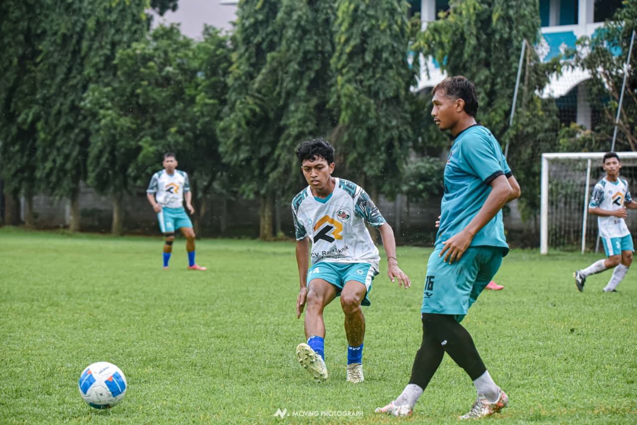 Qischil bermain untuk Inter Kediri.