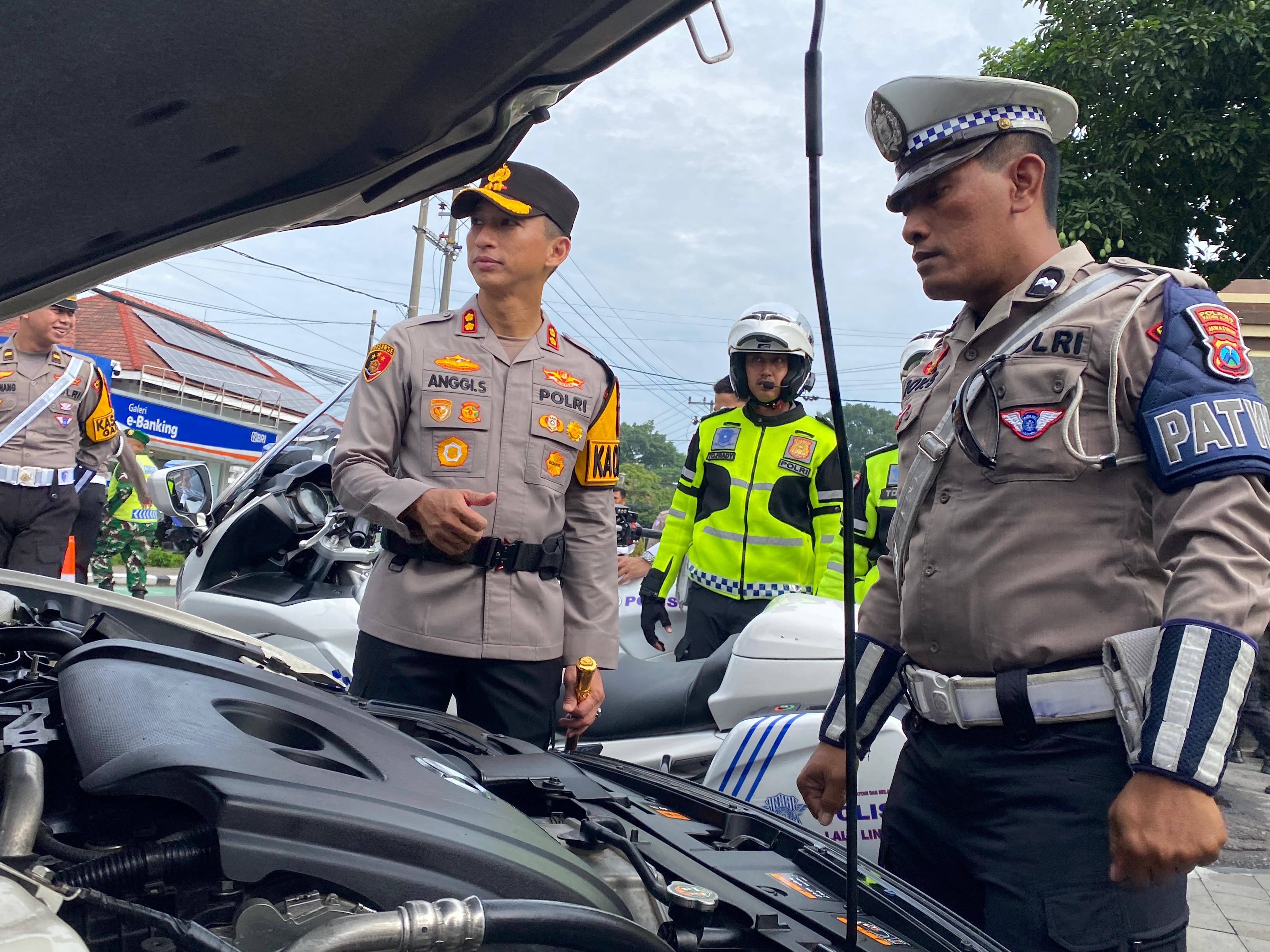 Kapolres Kediri Kota AKBP Anggi mengecek kesiapan jelang Ops Zebra 2025.