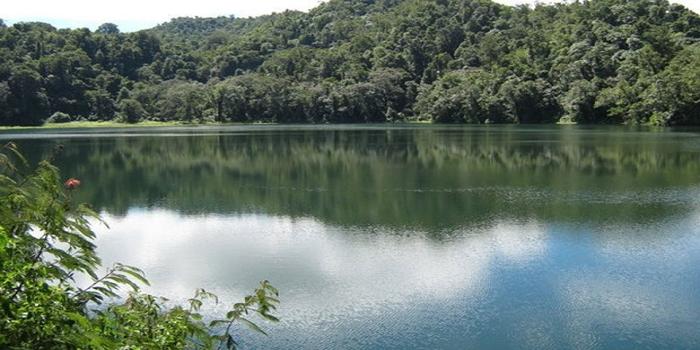 Danau Rana Mese: ketenangan alam di balik hutan lebat Manggarai Timur.