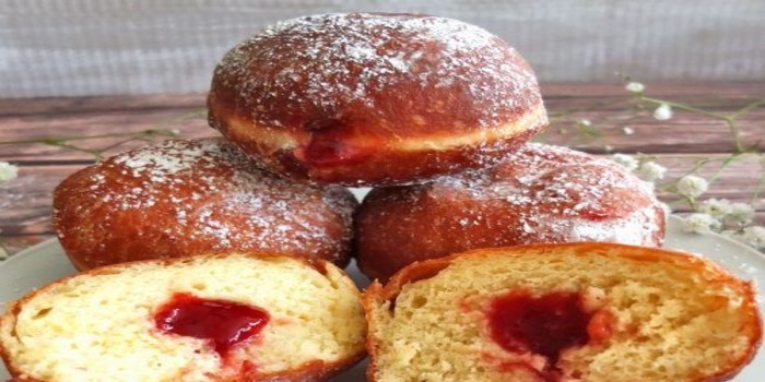 Berliner adalah donat isi selai khas Jerman