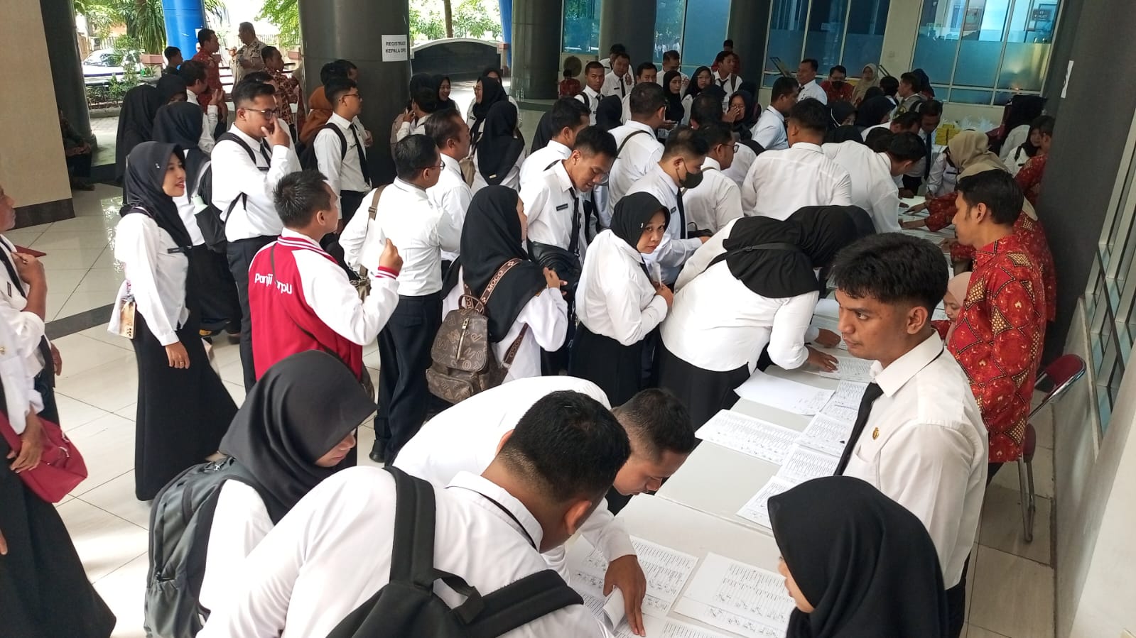 Ilustrasi pendaftaran PPPK Tenaga Kependidikan Sekolah Rakyat