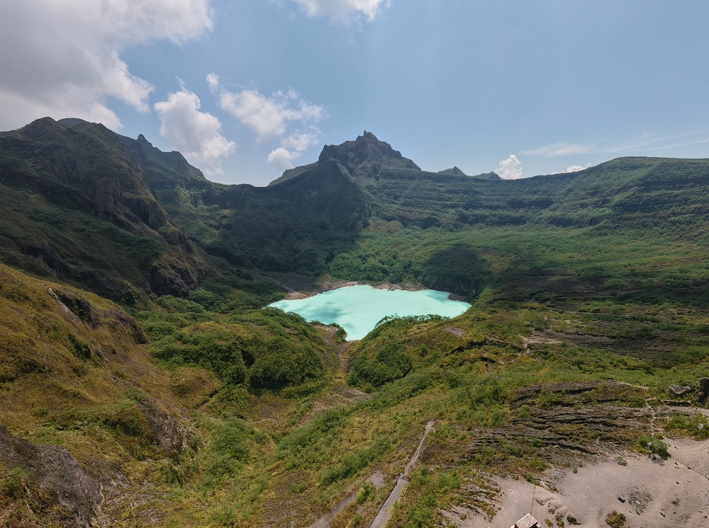 Wisata alam Gunung Kelud.