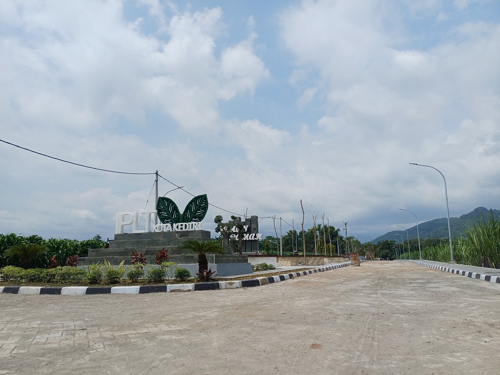 Jalan menuju fasilitas IPLT Kota Kediri di Kelurahan Campurejo, Mojoroto. Pembangunan aksesnya sudah rampung di penghujung 2025 ini.
