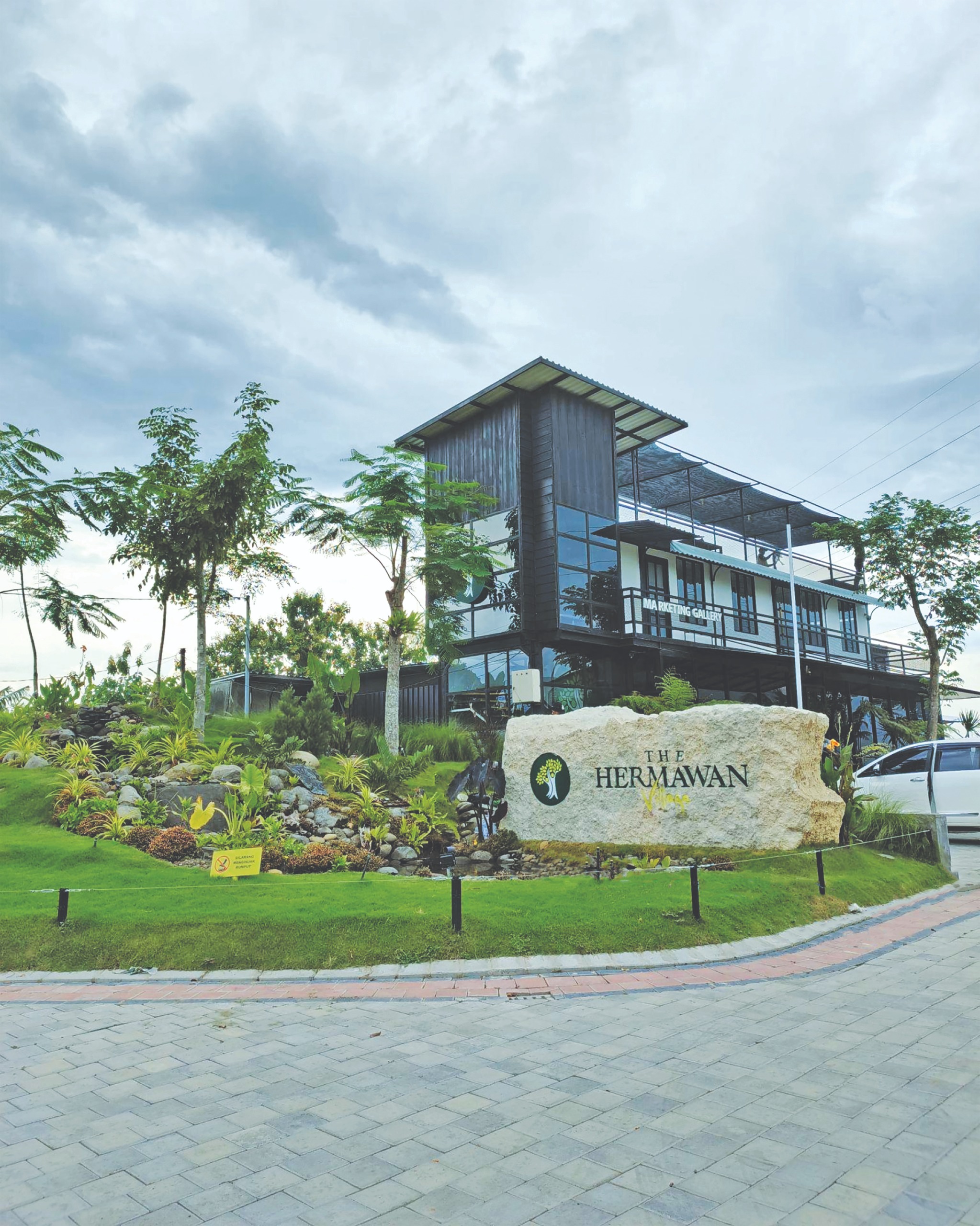 The Hermawan Village jadi pionir hunian modern naturalis.
