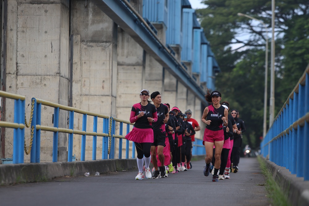 Komunitas Winners saat menjajal rute Waru Turi Fun Run 2026.
