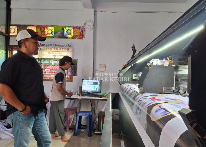 BUMDes Grogol berupa tempat percetakan yang berhasil menghasilkan PADes. Puluhan desa belum hidupkan BUMDes. DPMPD Kabupaten Kediri minta pemdes mengembangkan usaha agar bisa jadi pemasukan desa