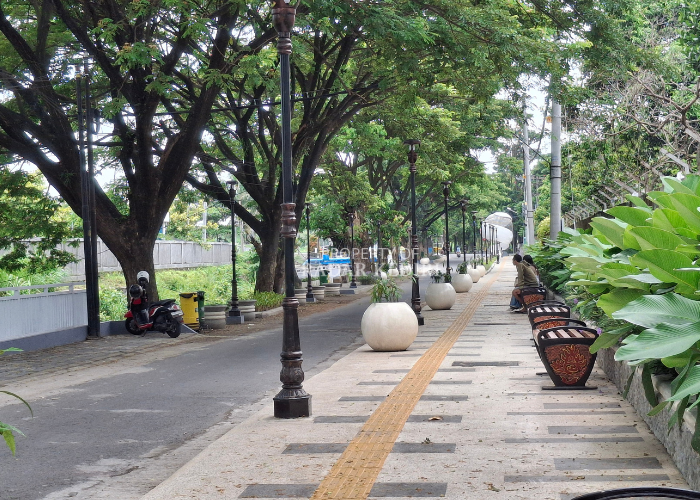 LEBIH FRESH: Taman di Paron masuk kawasan SLG Kediri.