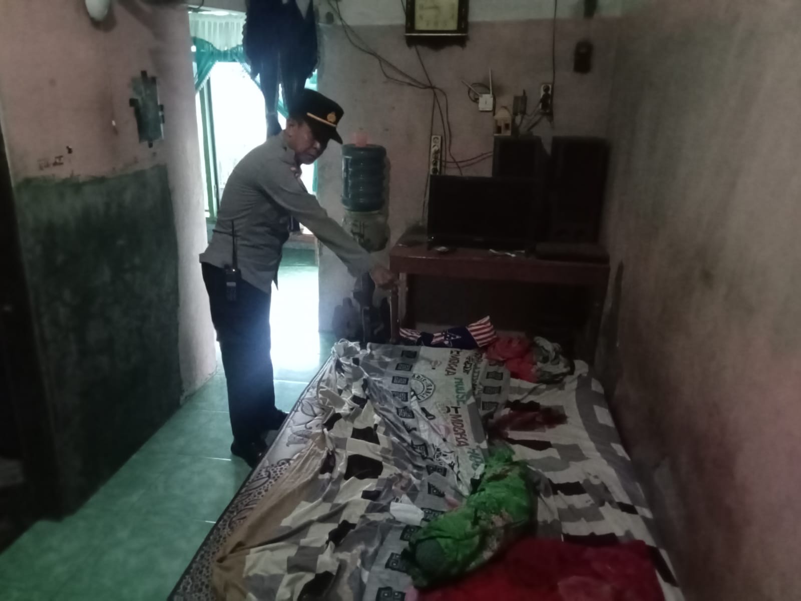 Polisi mendatangi TKP penusukan.