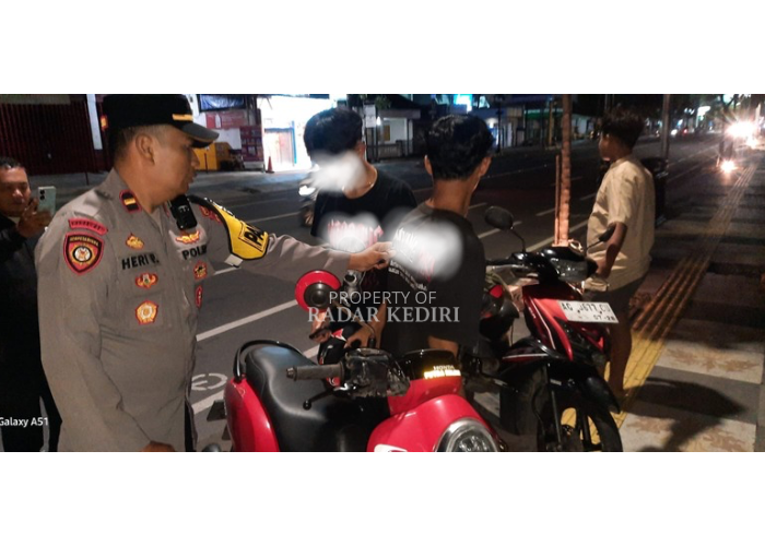 Polisi sedang mengimbau masyarakat agar tidak memakai pakaian yang bernuansa provokasi.