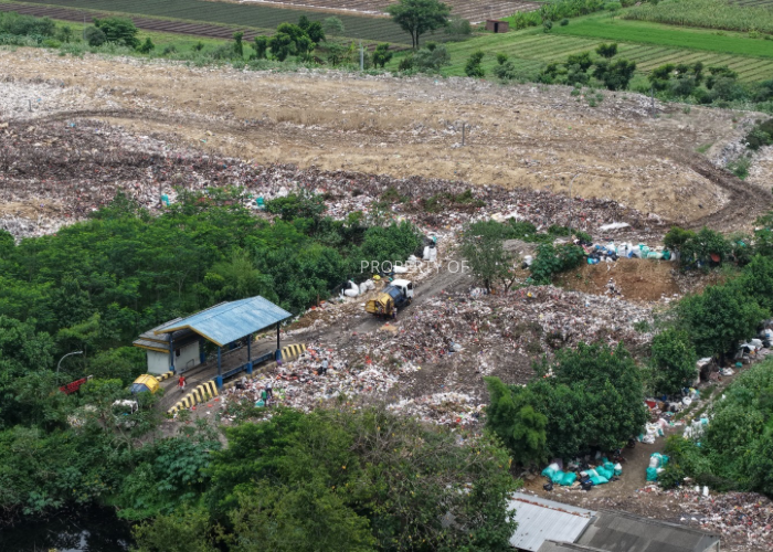 Kondisi TPA Sekoto, Badas yang penuh dengan timbunan sampah. (Foto: Wahyu Adji)