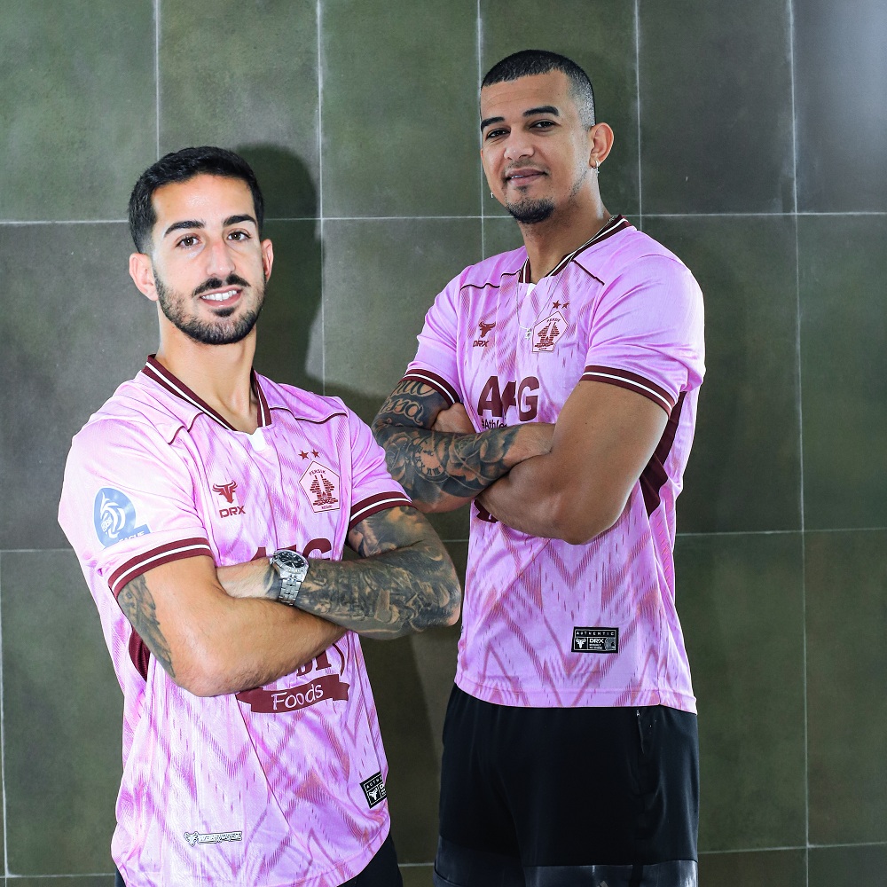 Ernesto Gomez dan Rodrigo Dias resmi berseragam Persik Kediri.