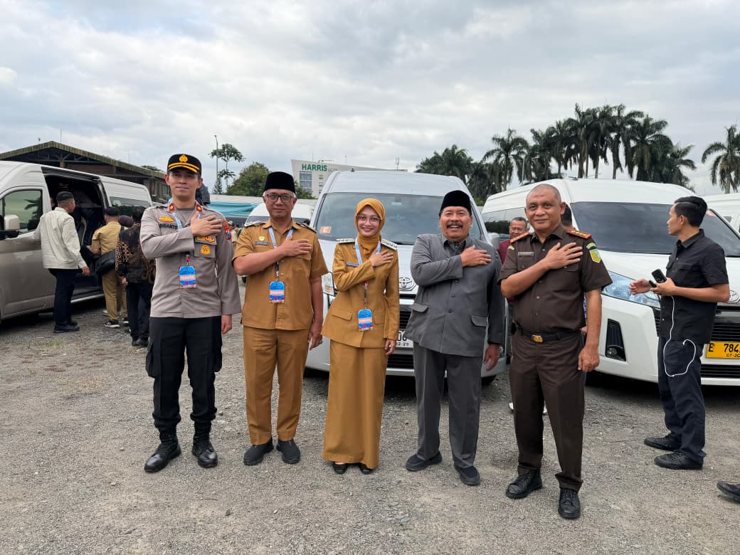 KOLABORASI MEMBANGUN DAERAH:Dari kiri, Kapolres Kediri Kota AKBP Anggi Saputra Ibrahim, Wawali Qowimuddin, Wali Kota Vinanda Prameswati, Wakil Ketua DPRD Kota M. Yasin, dan Kajari Rivo Chandra Makarup