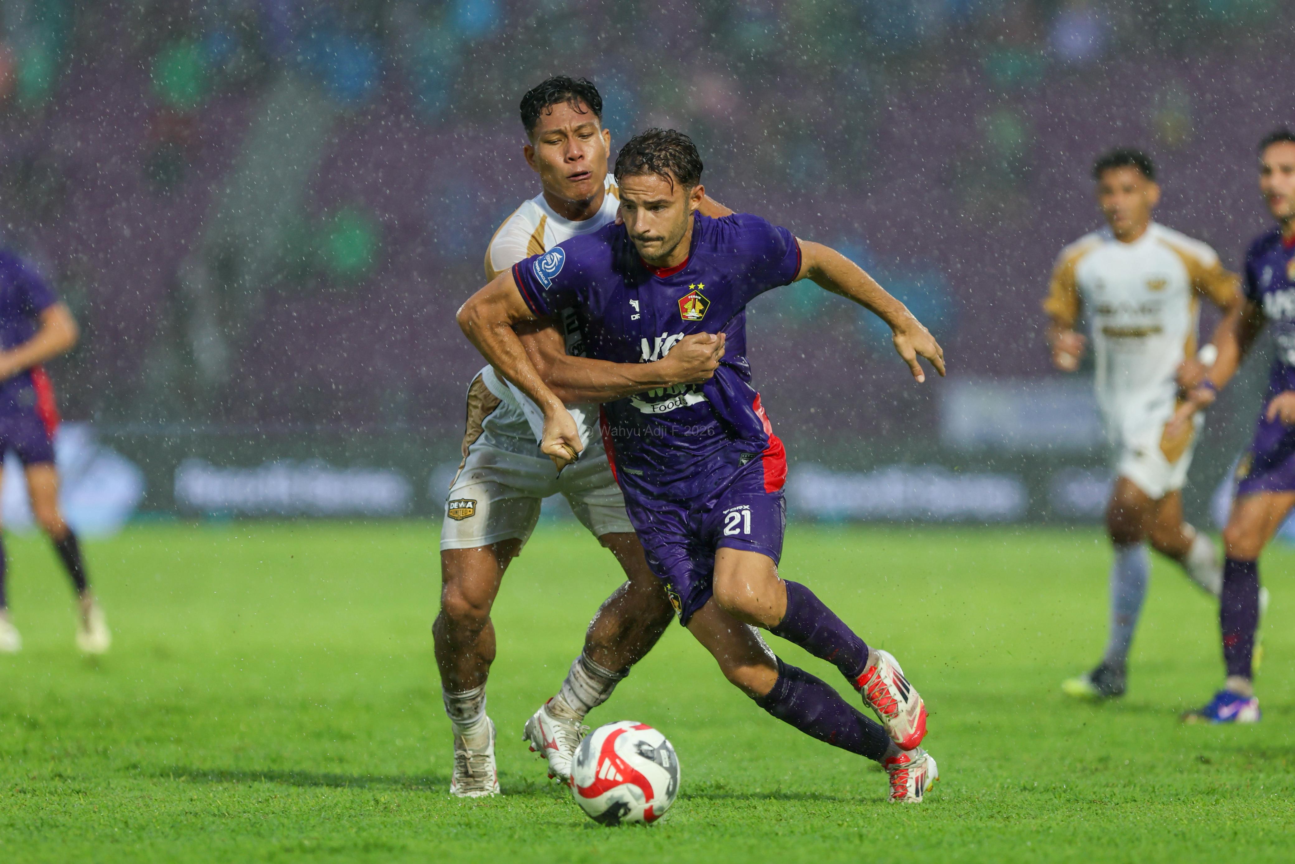 Persik Kediri unggul tipis atas Dewa United FC.