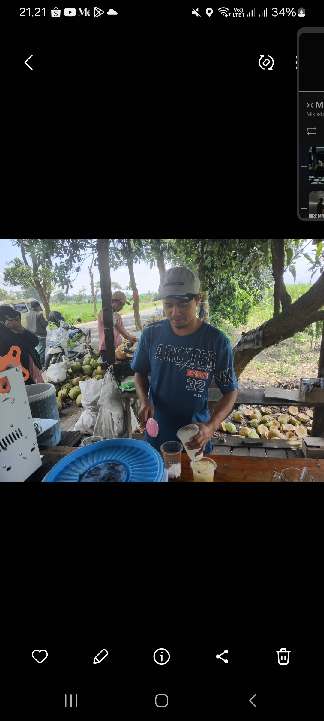 Es degan unik dengan gula aren di Desa Pagu (Diana Yunita)