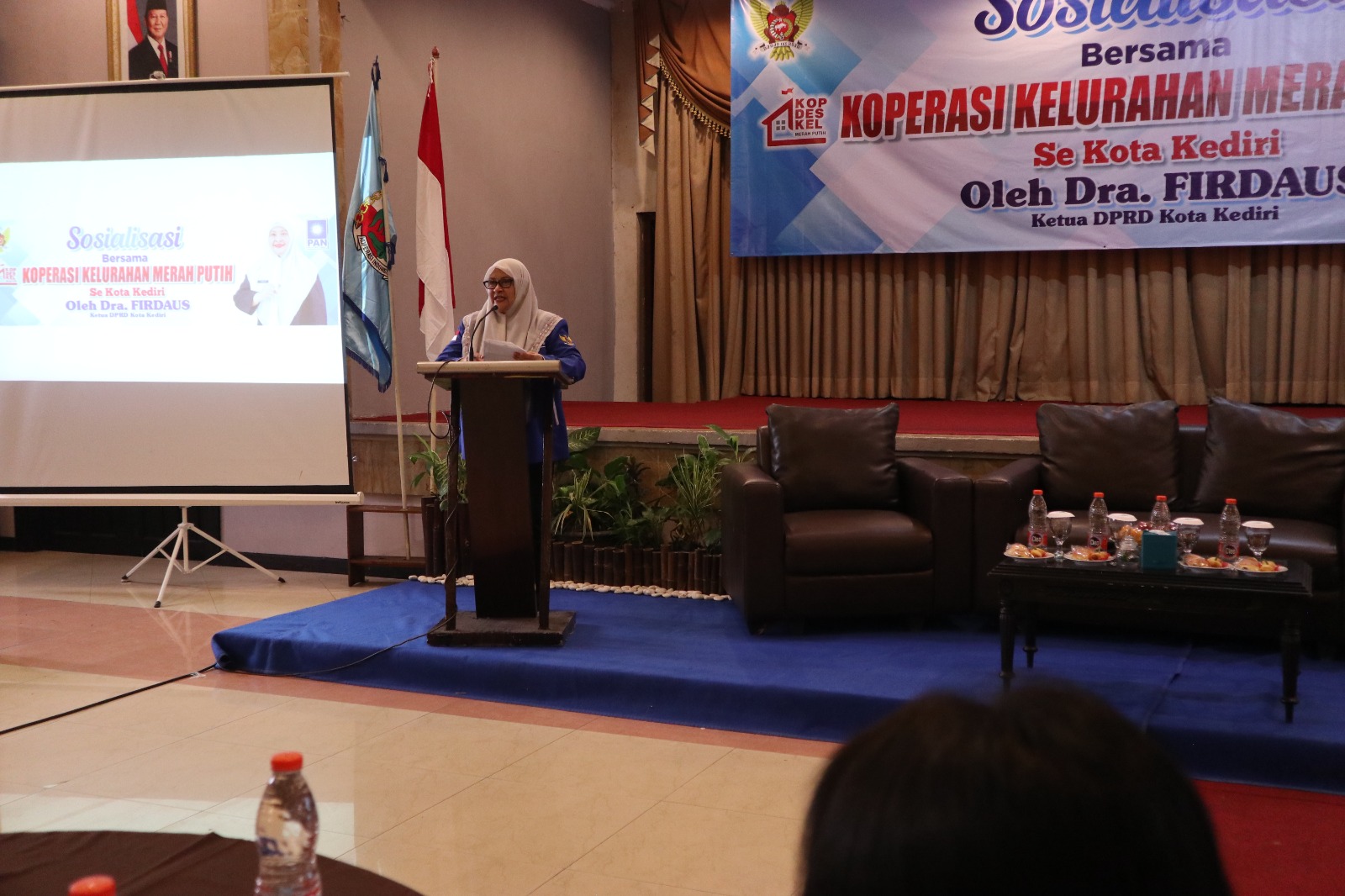 Ketua DPRD Kota Kediri Firdaus saat mengisi materi di pelatihan pengurus Koperasi Kelurahan Merah Putih se-Kota Kediri, Selasa (17/2).