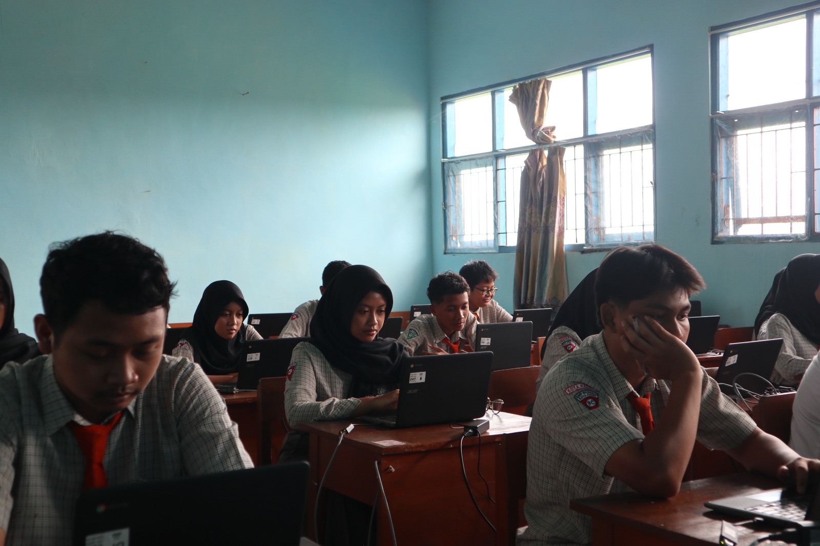 Pelajar SMPN 6 Kota Kediri saat mengikuti try out TKA serentak yang digelar Dinas Pendidikan Kota Kediri pada pertengahan Februari 2026. 