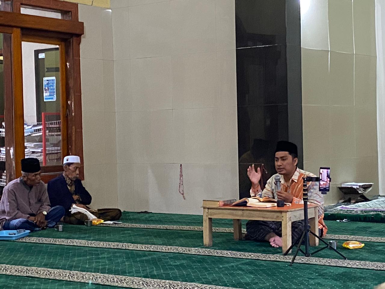 Kajian Ahad Pagi di Masjid Baitussalam (Diana Yunita/JPRK)