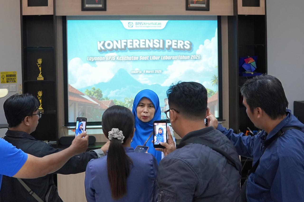 Kepala BPJS Kesehatan Cabang Kediri Tutus Novita Dewi saat memberikan keterangan kepada awak media.