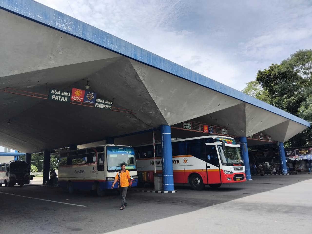 Terminal Tamanan Kota Kediri jelang lebaran masih sepi (Diana Yunita)