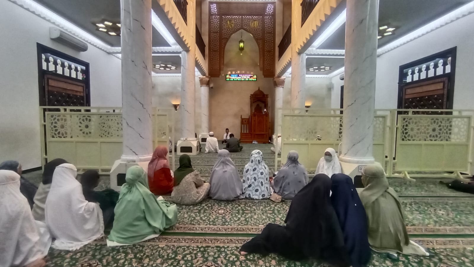 Kajian di masjid Imam Baidhowi 