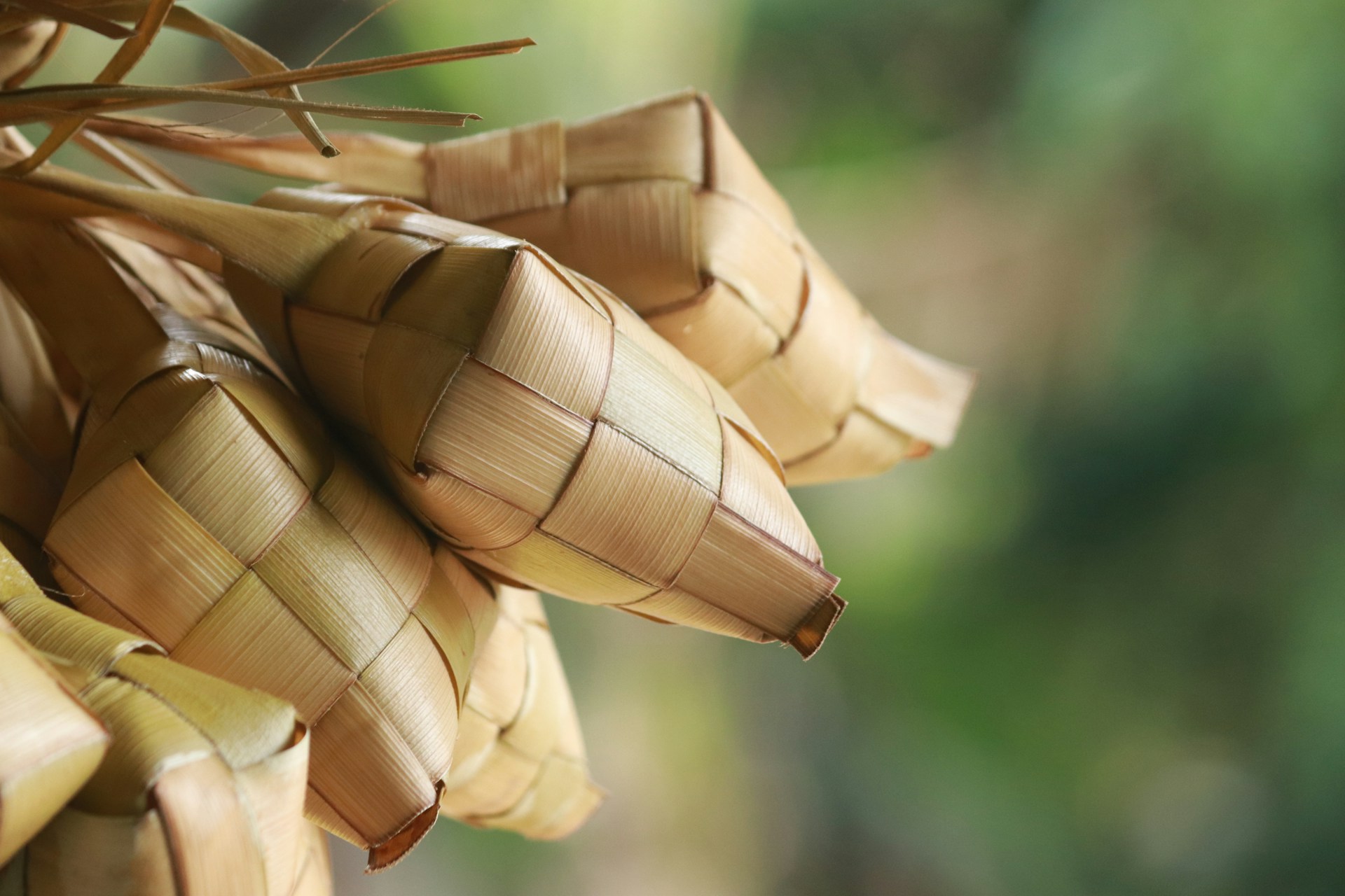 Filosofi di balik ketupat yang selalu ada saat lebaran