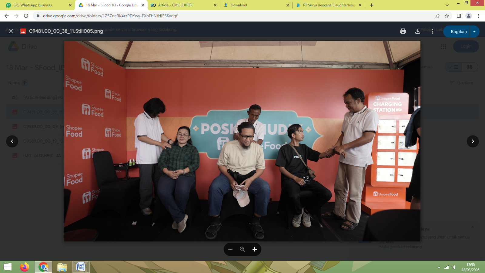 Layanan pijat gratis di Posko Mudik ShopeeFood