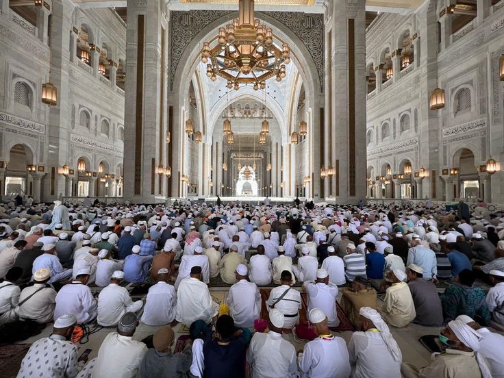 Salat Jumat Ketika Berbarengan Hari Raya