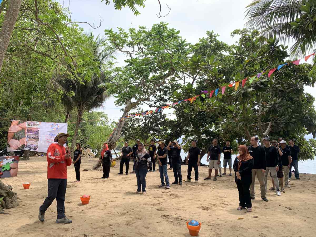 Kegiatan Outbound di Pantai Banyu Meneng (Kondang Merak)