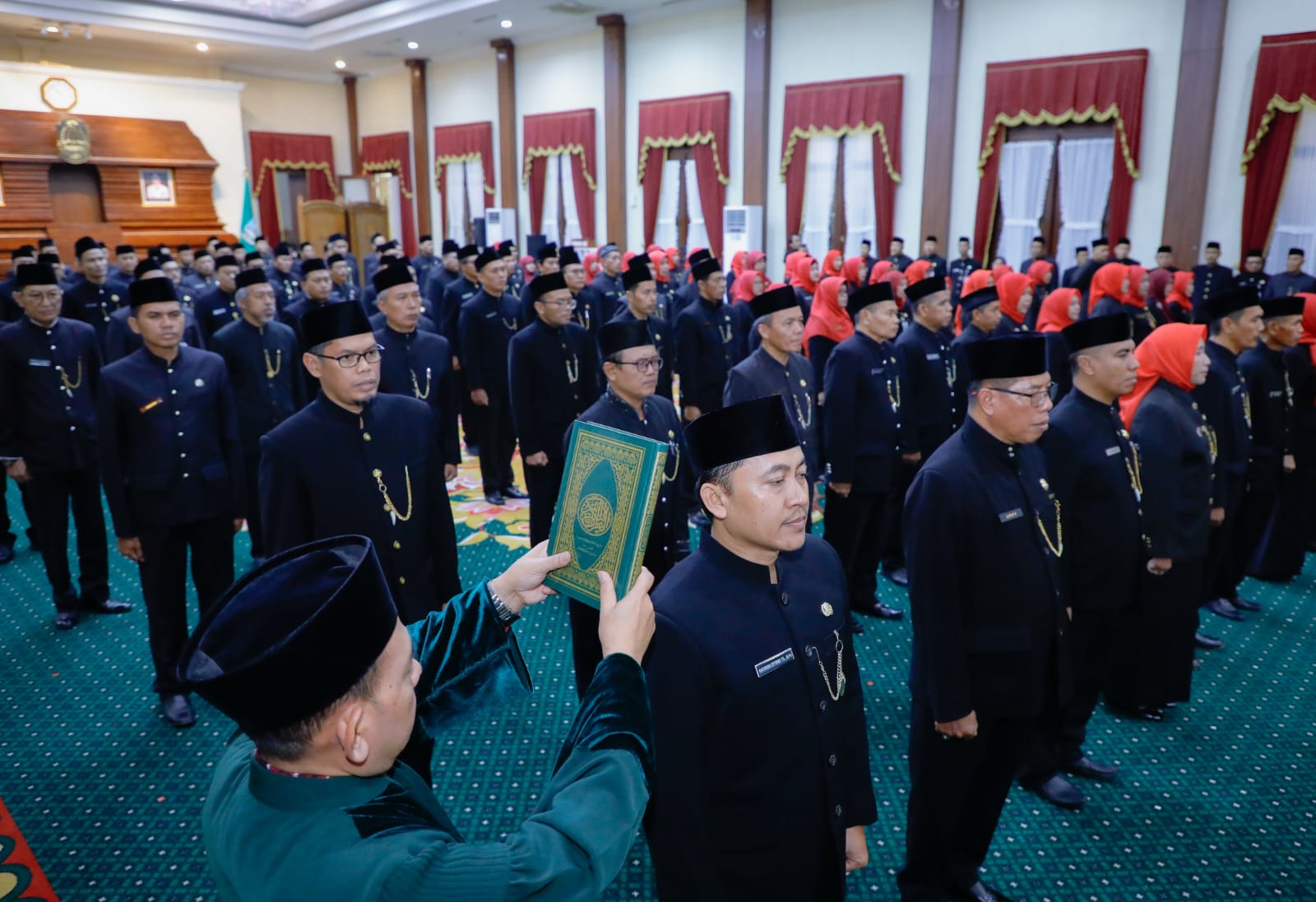 Gubernur Jatim Khofifah Lantik 120 Kepala Sekolah usai Lebaran.