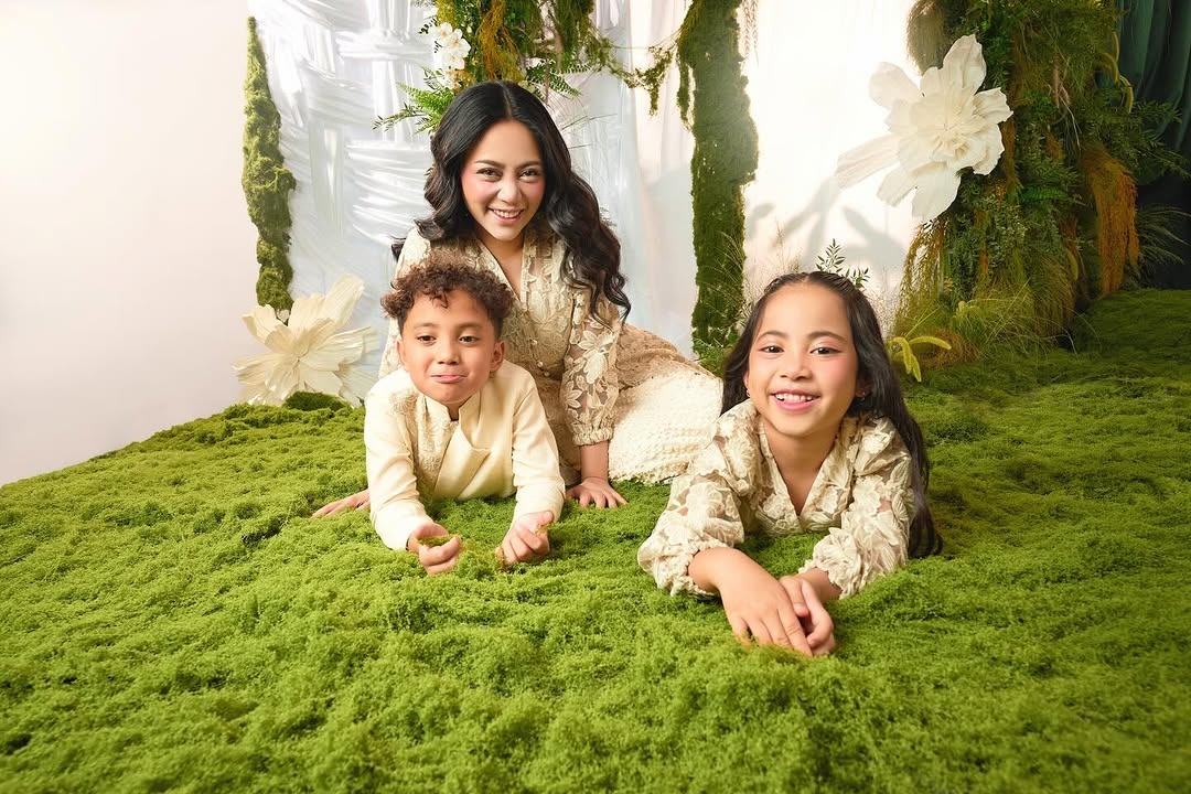 KONSEP UNIK: Salah satu sudut rumah Rachel Vennya yang disulap menjadi hutan tropis (indoor jungle) untuk menyambut Lebaran 2026