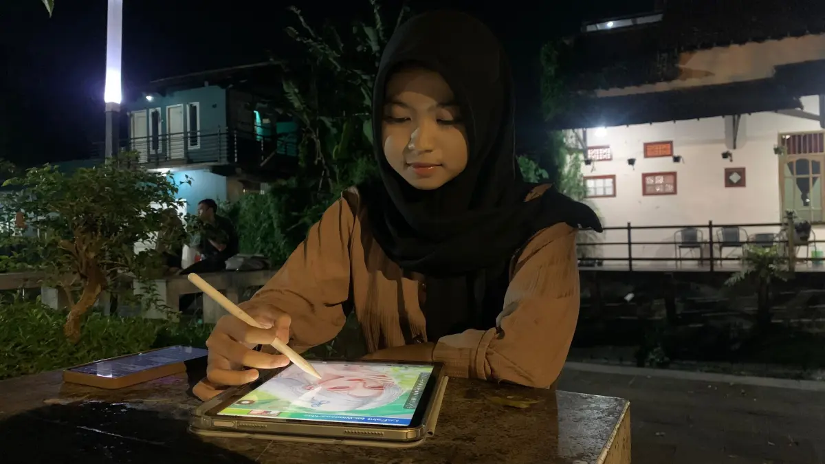 Amira digital artis asal Kediri bisa meraih banyak cuan berkat bakatnya.