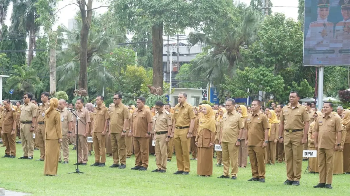 Ilustrasi ASN Pemkot Kediri saat mengikuti apel di halaman Balai Kota Kediri. 