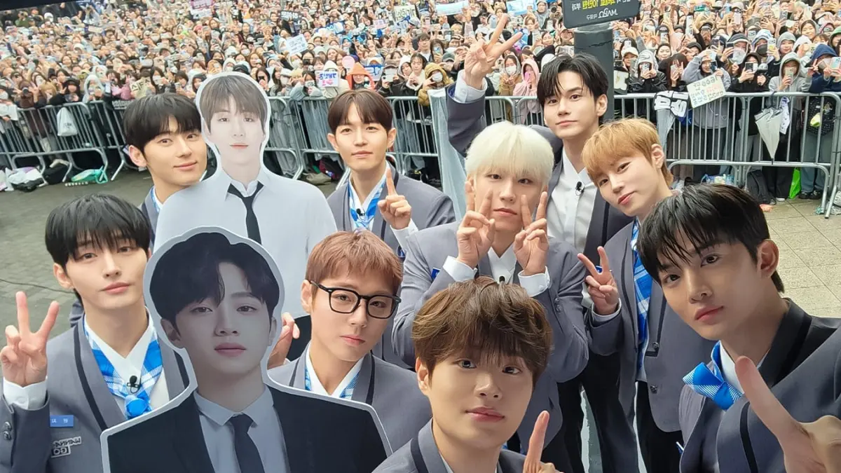 Opening Ceremony, Wanna One Go: Back to Base