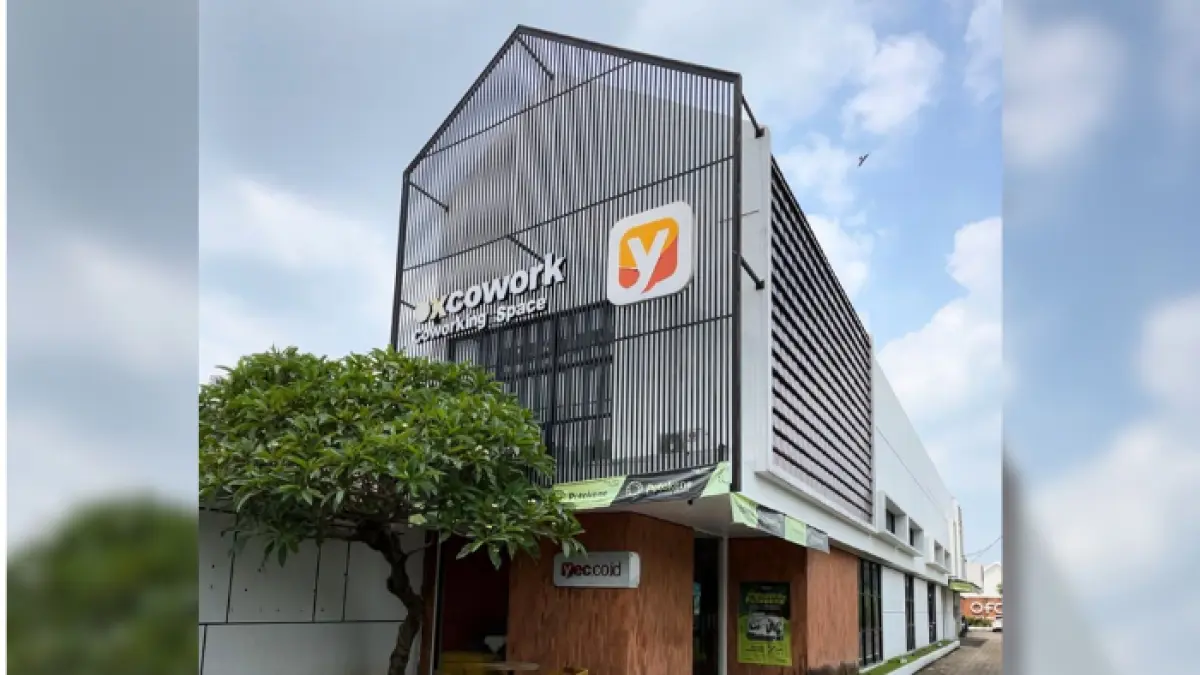 Excowork Coworking Space Kampung Inggris Pare hadir sebagai ruang belajar dan bekerja modern yang menggabungkan kenyamanan, fleksibilitas, dan suasana produktif. 