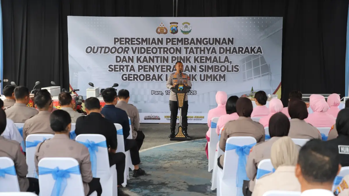 Momen ketika Kapolres Kediri AKBP Bramastyo Priaji melakukan peresmian fasilitas baru
