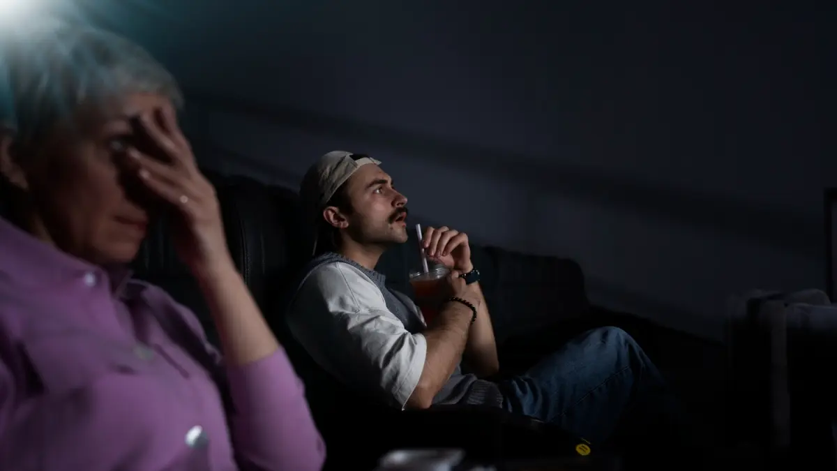 Mengapa Nonton Film Horor Tak Bikin Kapok (Freepik)