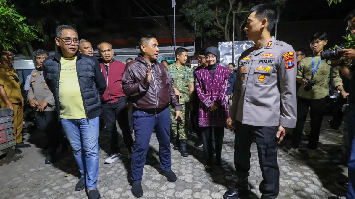 acara launching yang dikemas dalam agenda Ngopi Kamtibmas itu turut dihadiri Kabaharkam Polri Komjen Pol. Karyoto. Berlangsung di halaman belakang Kecamatan Kota pukul 20.00 WIB. (WAHYU ADJI/JPRK)