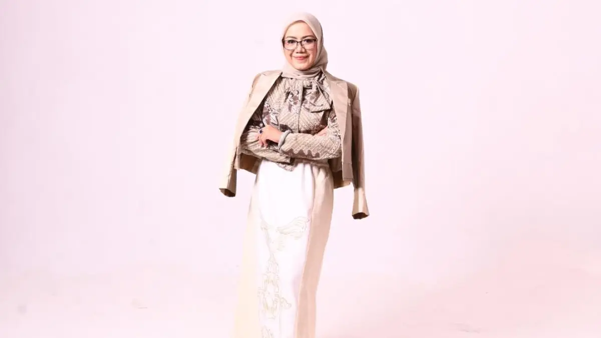 Hj. Ana Prasetya Ningtyas, seorang santriwati yang sukses di dunia usaha travel haji dan umrah. (Dok. Hj Ana Prasetya Ningtyas)