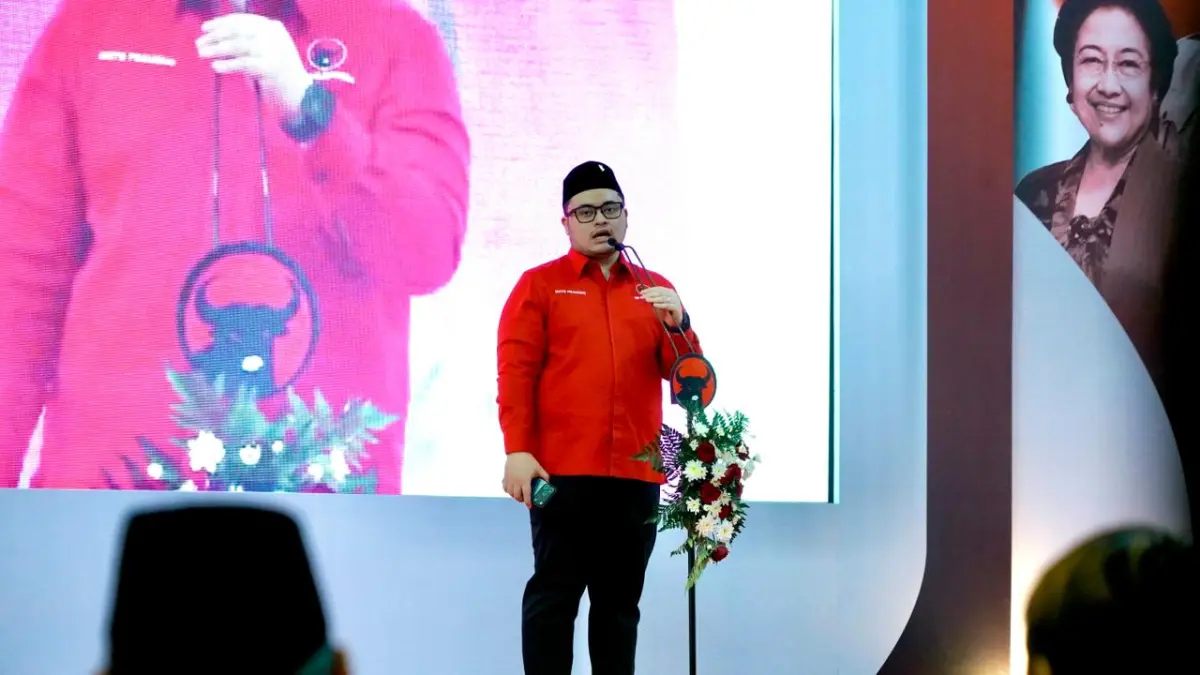 Ketua DPC PDIP Kabupaten Kediri Dhito meminta kader solid.