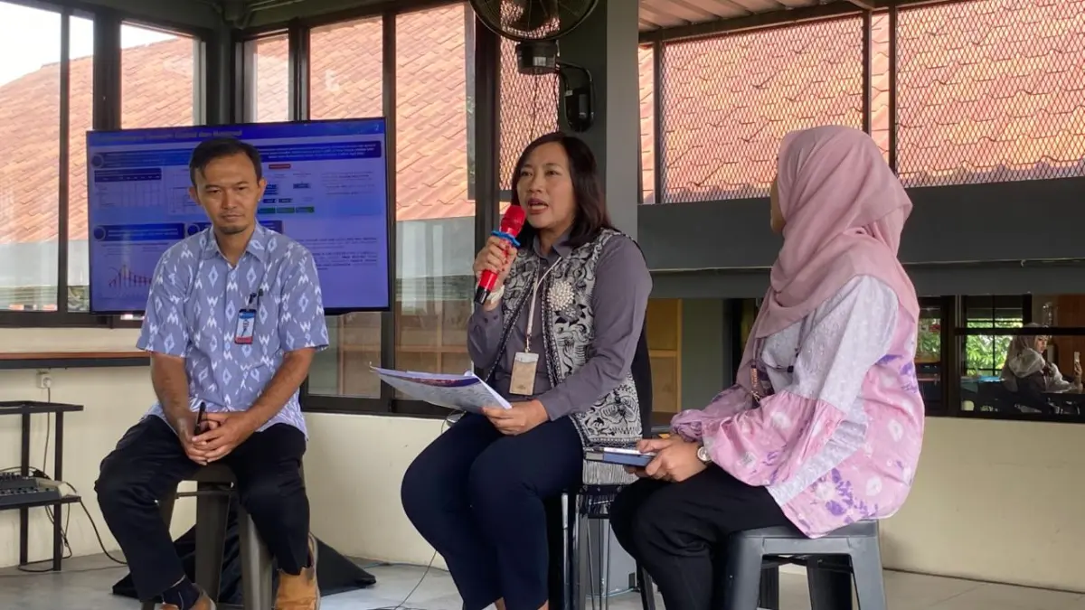 Deputi Kepala Perwakilan Bank Indonesia (KPw BI) Kediri Deasi Surya Andarina saat memberi keterangan pers. (FOTO: Emilia/JPRK)