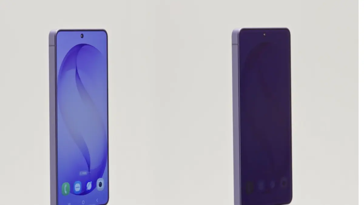 Saat Privacy Display di Galaxy S26 Series diaktifkan, tampilan dari sudut samping dibuat lebih sulit terlihat, sementara pengguna tetap dapat melihat layar dengan nyaman dari arah depan. (foto: Dok. Samsung)