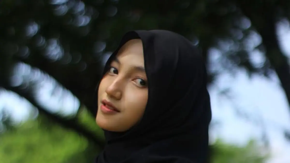 Contour mata membuat riasan makeup lebih hidup. (Asad MS/JPRK)